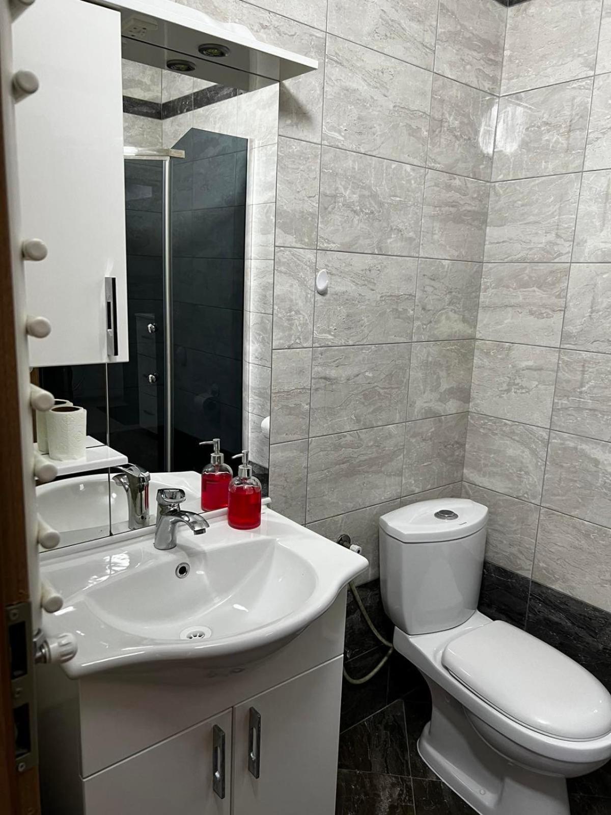 Appartamento Blini Complex Pristina Esterno foto