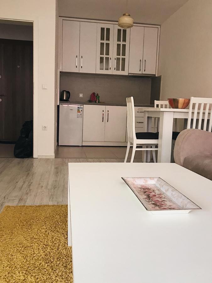 Appartamento Blini Complex Pristina Esterno foto