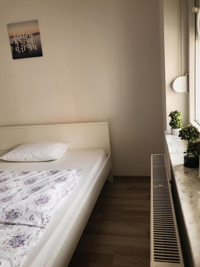 Appartamento Blini Complex Pristina Esterno foto