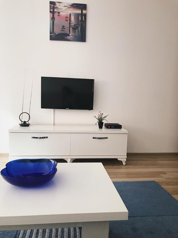 Appartamento Blini Complex Pristina Esterno foto