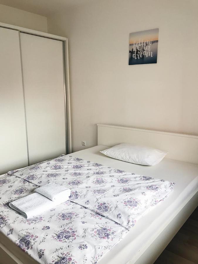 Appartamento Blini Complex Pristina Esterno foto