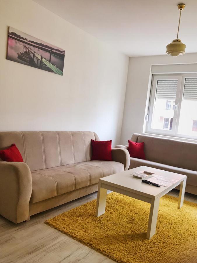 Appartamento Blini Complex Pristina Esterno foto